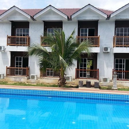 Mersing Beach Resort Buitenkant foto