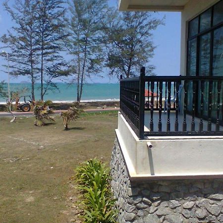 Mersing Beach Resort Buitenkant foto