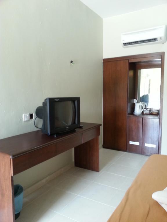 Mersing Beach Resort Kamer foto