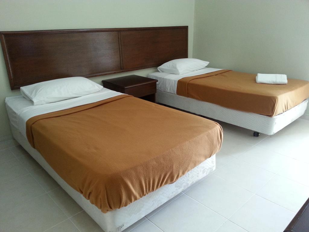Mersing Beach Resort Kamer foto