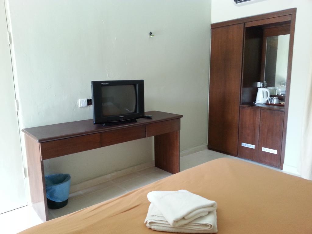Mersing Beach Resort Kamer foto