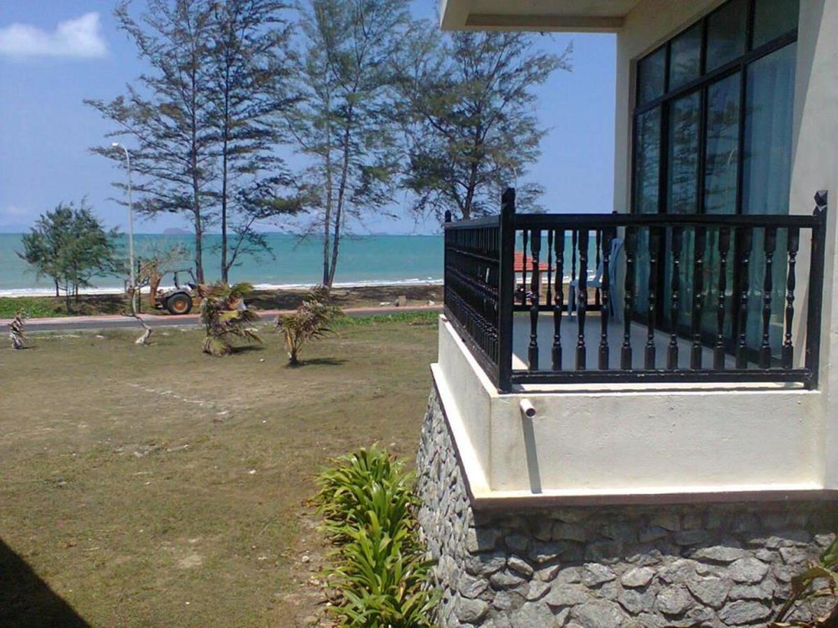 Mersing Beach Resort Buitenkant foto